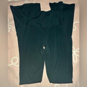 aerie cross over flare leggings deep forest green in size xs